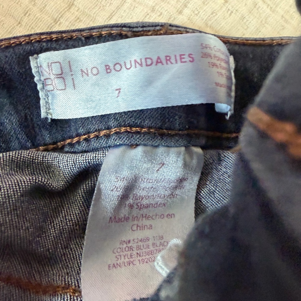 No Boundaries size 7 Women's Skinny Jeans - Dark Blue & Light Blue - Picture 4 of 4